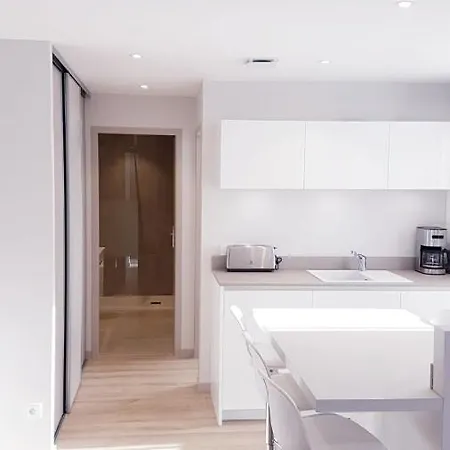 Le White Cosy à 5 Minutes Du Avec Parking Privatif Gratuit Appartement Annecy