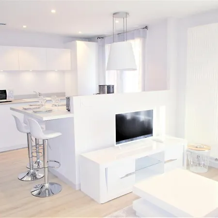 Le White Cosy A 5 Minutes Du Avec Parking Privatif Gratuit * آنسي