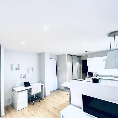 Le White Cosy à 5 Minutes Du Avec Parking Privatif Gratuit Appartement *