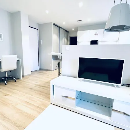 Le White Cosy à 5 Minutes Du Avec Parking Privatif Gratuit Appartement Annecy